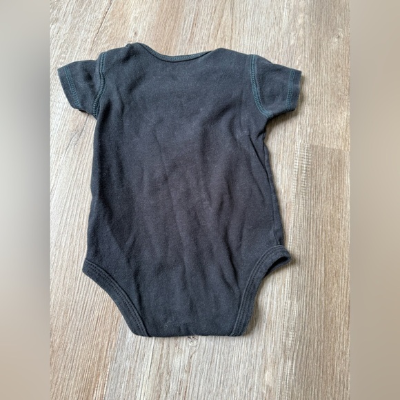 Philadelphia Eagles Onesie Baby Size 9-12 Mo Black Green - Picture 5 of 6